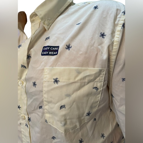 Chaps Easy Care Men’s Yellow Blue Sea Turtle Coastal Ocean Beach Vacation Shirt - Picture 2 of 8